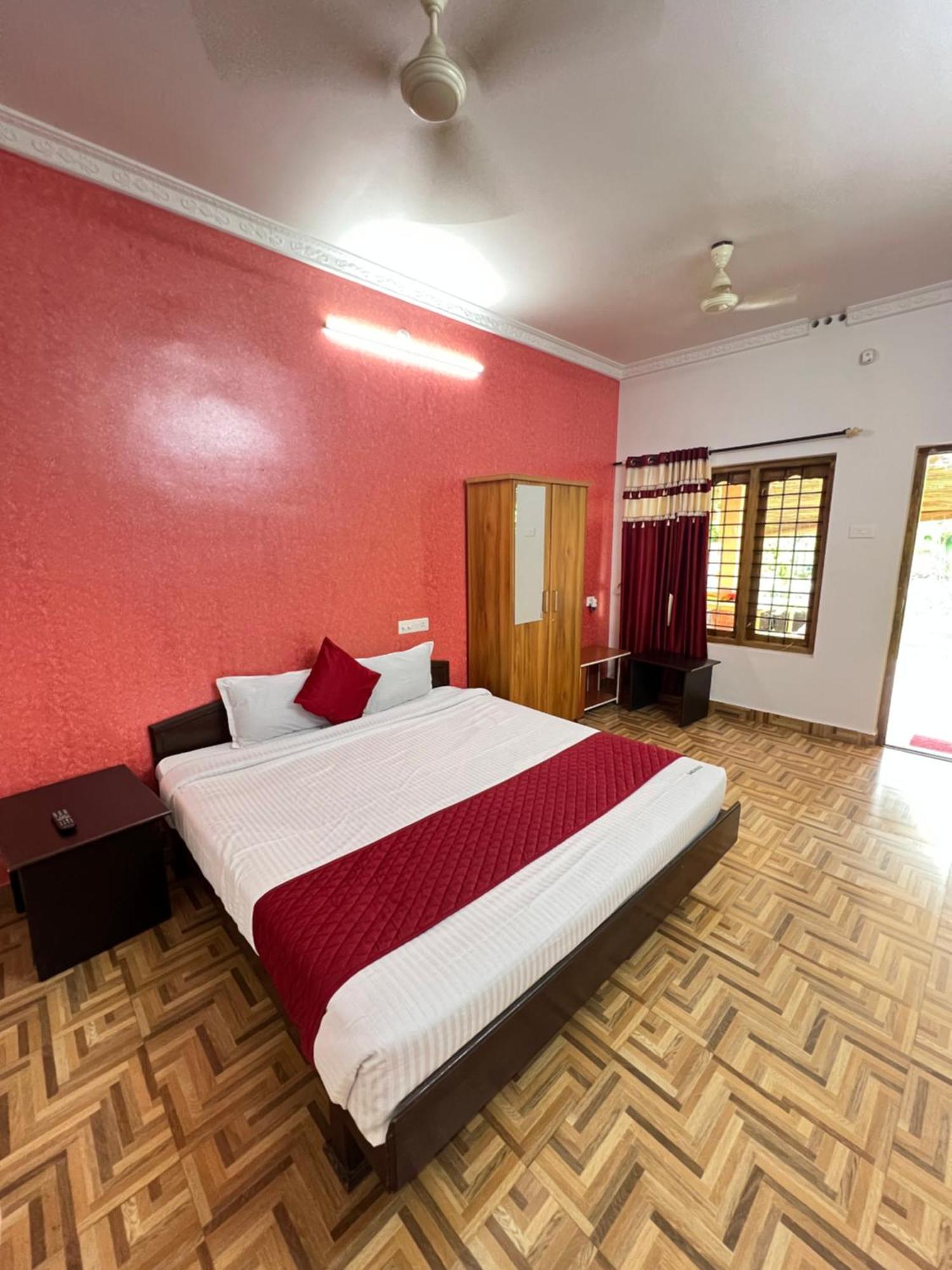 The Midway Jungle Resort Masinagudi Exterior foto
