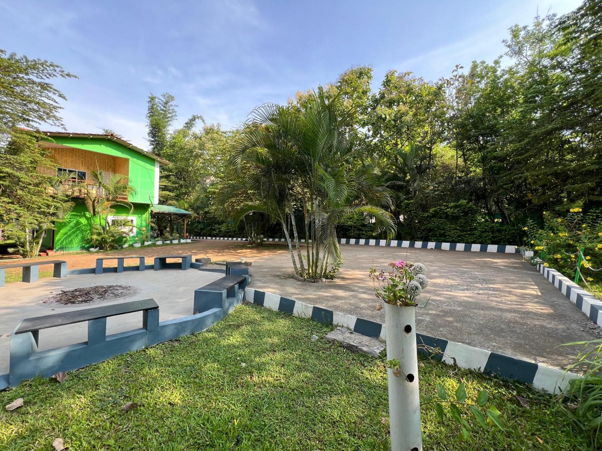 The Midway Jungle Resort Masinagudi Exterior foto