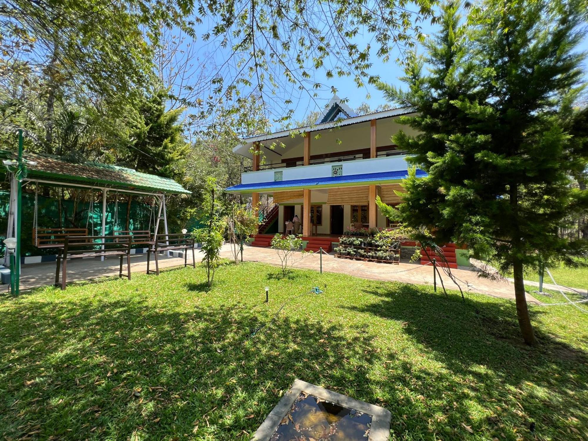The Midway Jungle Resort Masinagudi Exterior foto
